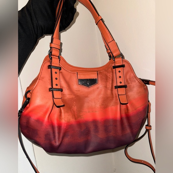 Vera Wang, Limited Edition “Sunset” two way bag. - Picture 2 of 9